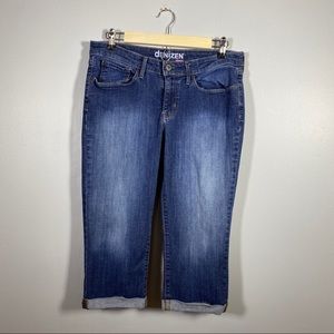 EUC Denizen by Levi Rolled Hem Capri, Size 10